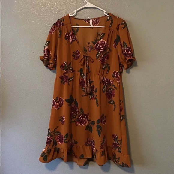 Xhiliration Dress. - Picture 8 of 8